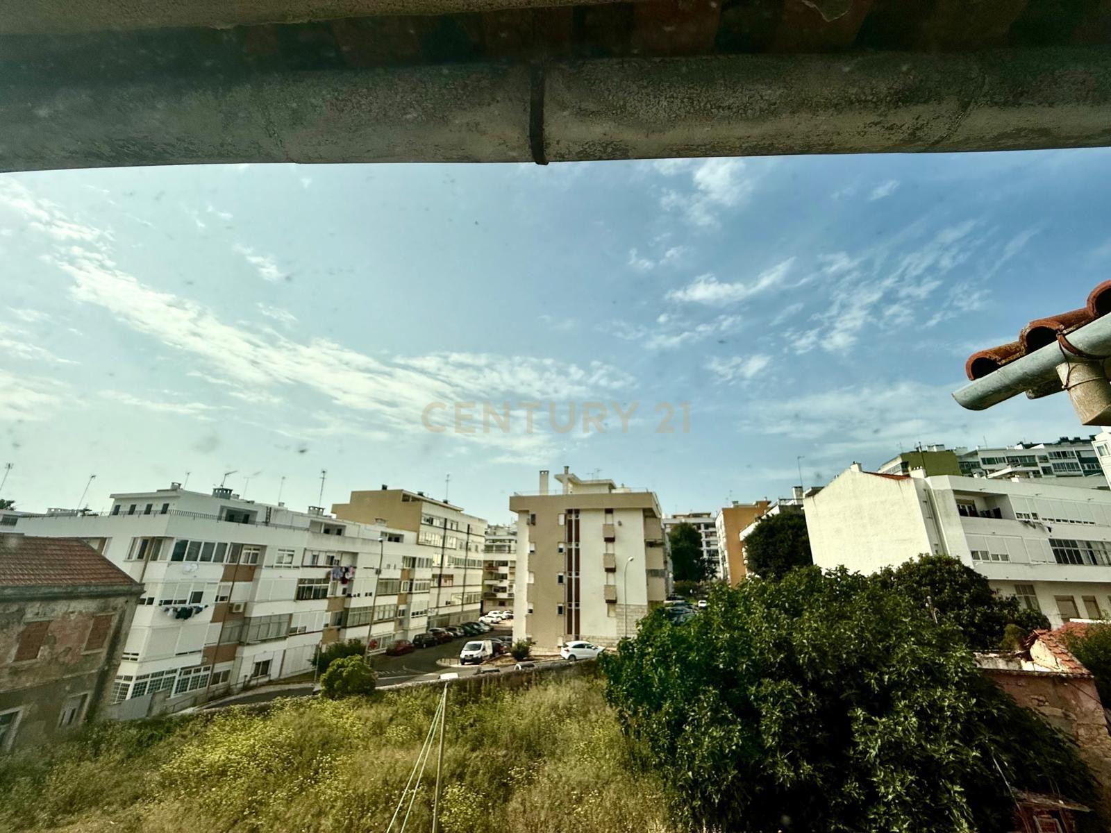 Apartamento totalmente remodelado na Vila de Oeiras - Image 12