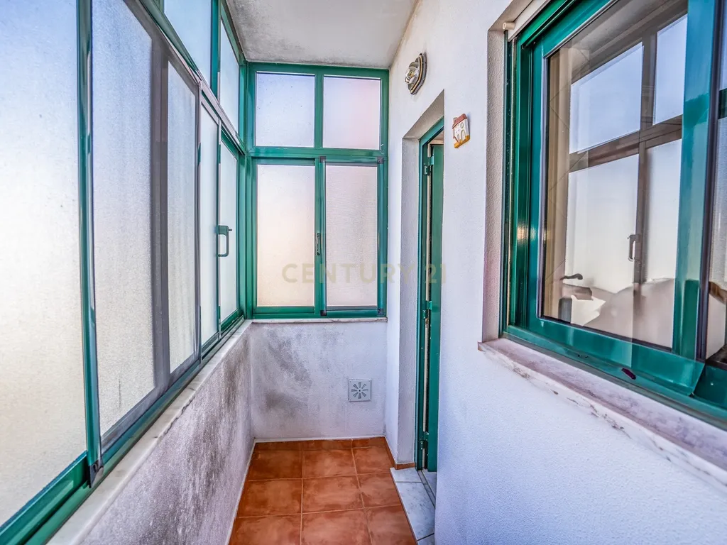 Apartamento T3 com elevador e garagem fechada em Cidade Nova, Caldas da Rainha! - Image 8