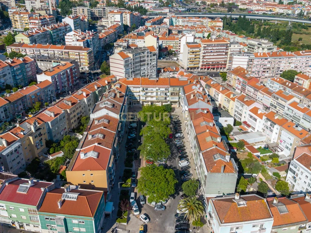Apartamento T2 em Odivelas, perto de Metro e serviços, Lisboa - Image 31
