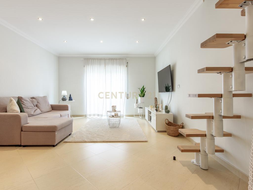 Apartamento T2 +1 em Quinta do Conde - Image 13
