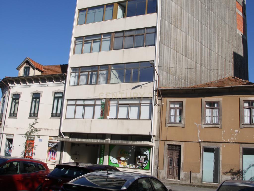Escritório para Arrendamento no Centro de Matosinhos – Localização de Excelência! - Image 4