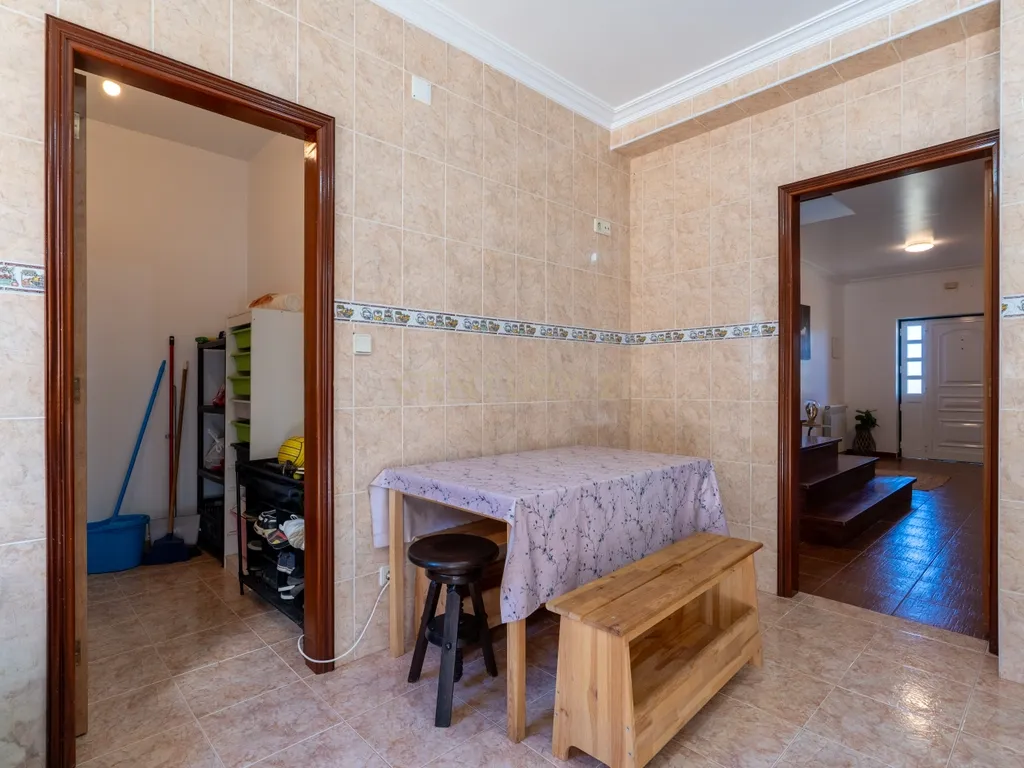 Espaço, Natureza e Tranquilidade: Moradia T6 em Cabril - Image 54