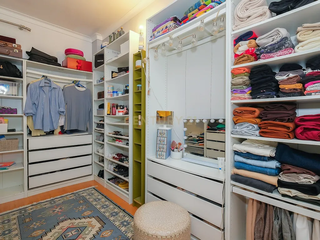 Apartamento T3 no Seixal com Varandas e Acessibilidade Fertagus - Image 15