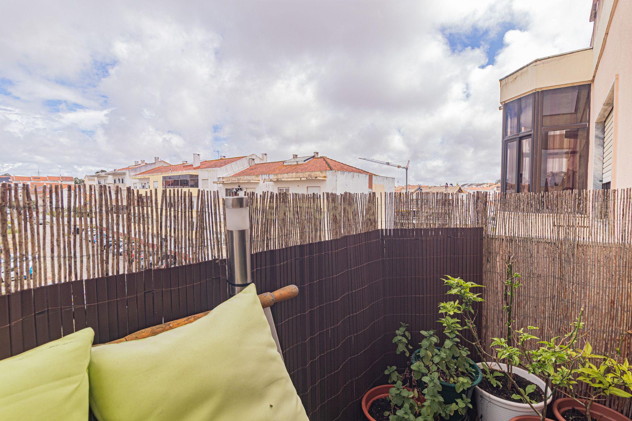Apartamento T3  - Conforto, espaço e localização Ideal em Vale Figueira - Image 9