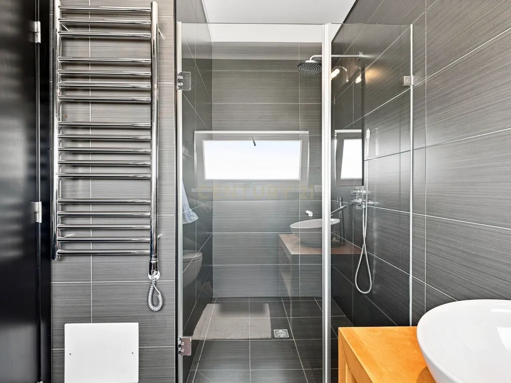 Moradia T4 - Linha de Mar - Lourinhã - Image 37