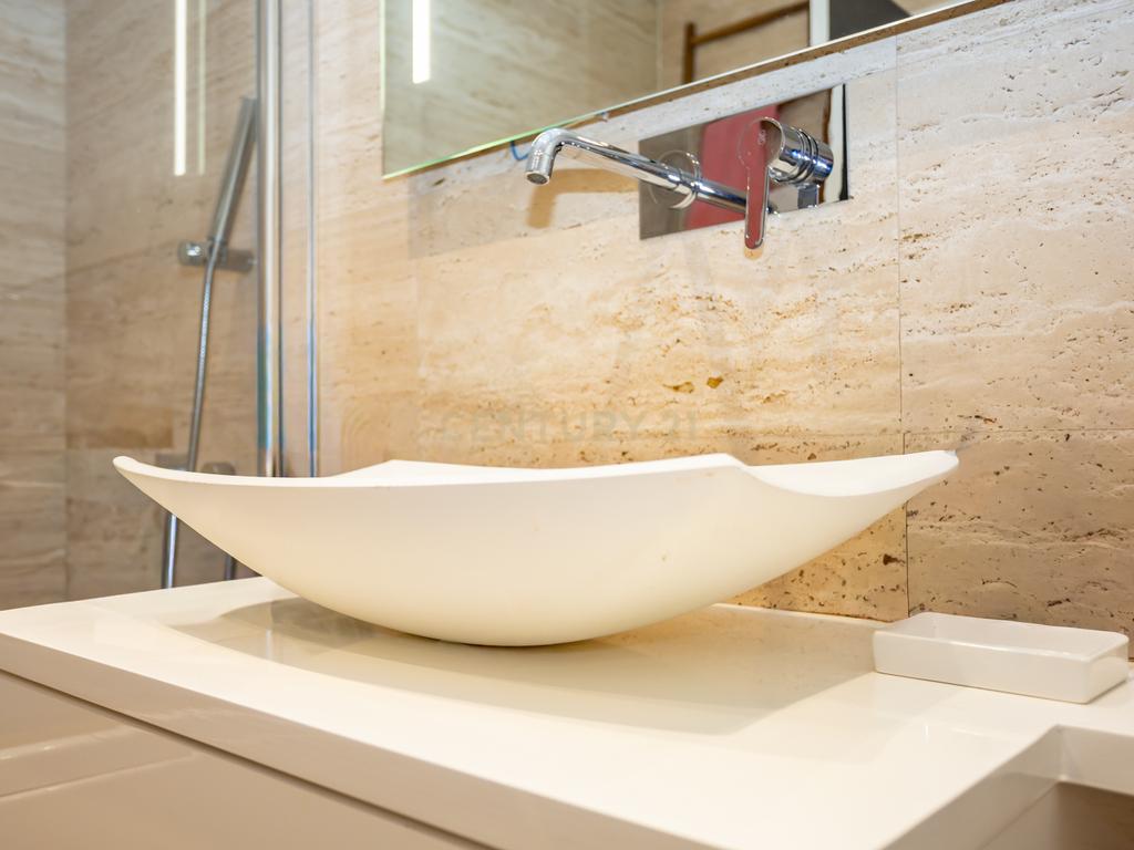 Apartamento de luxo com 5 assoalhadas, 2 garagens e parqueamento - Image 29