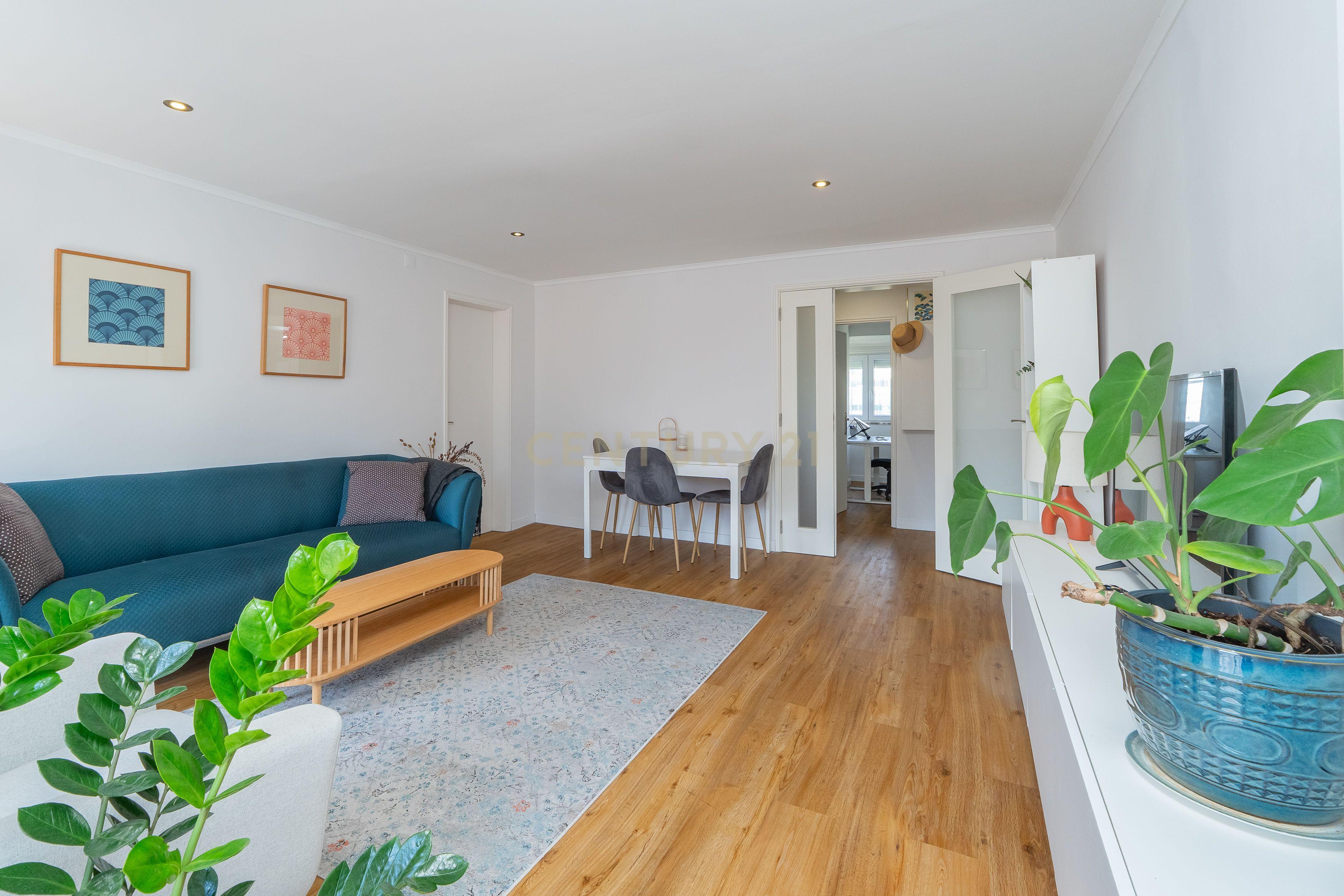Fotografia 2 de Apartamento T2 Renovado Onde Lisboa Entra Pela Janela - São Vicente
