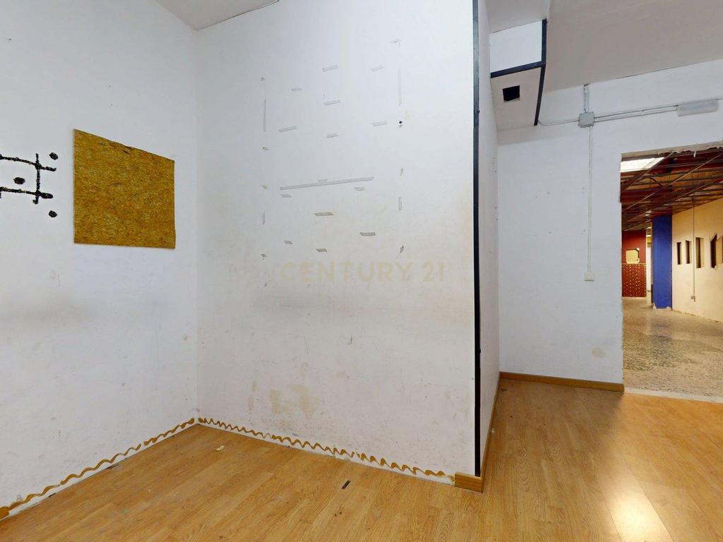 Espaçoso imóvel comercial para renovar no centro de Madrid, a apenas 10 minutos da estação de Atocha. - Image 30