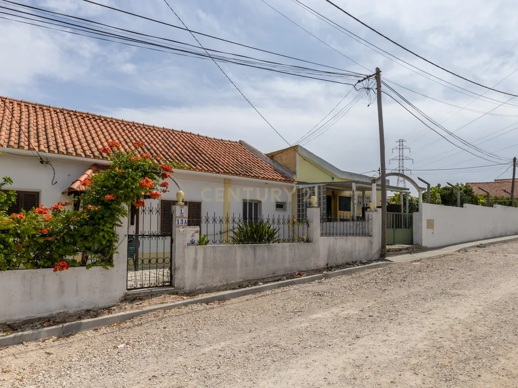 Moradia Isolada - Quinta das Laranjeiras, Fernão Ferro - Image 1
