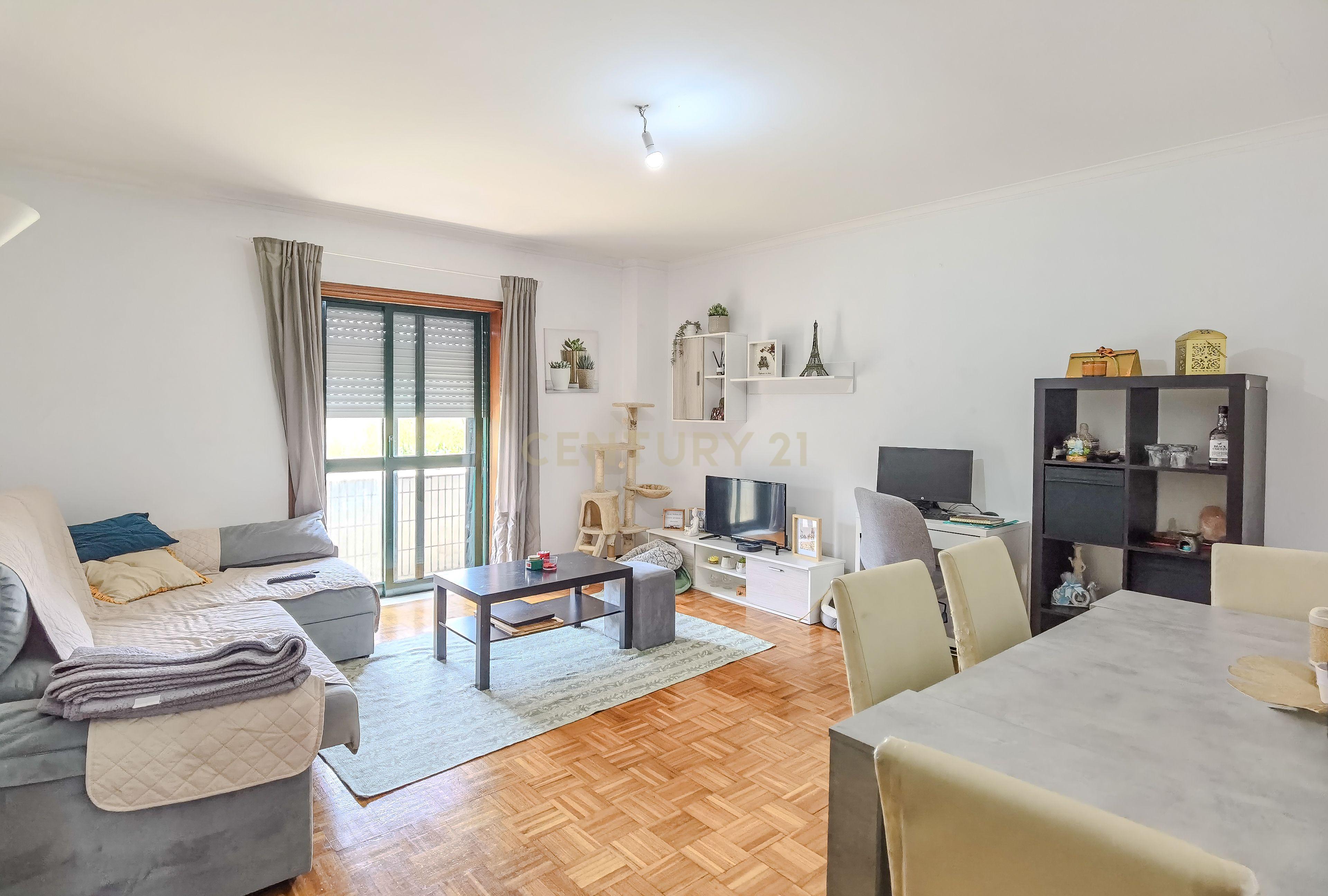 Apartamento T1+1 com Garagem e Vista Rio, Oliveira do Douro, Vila Nova de Gaia - Image 6