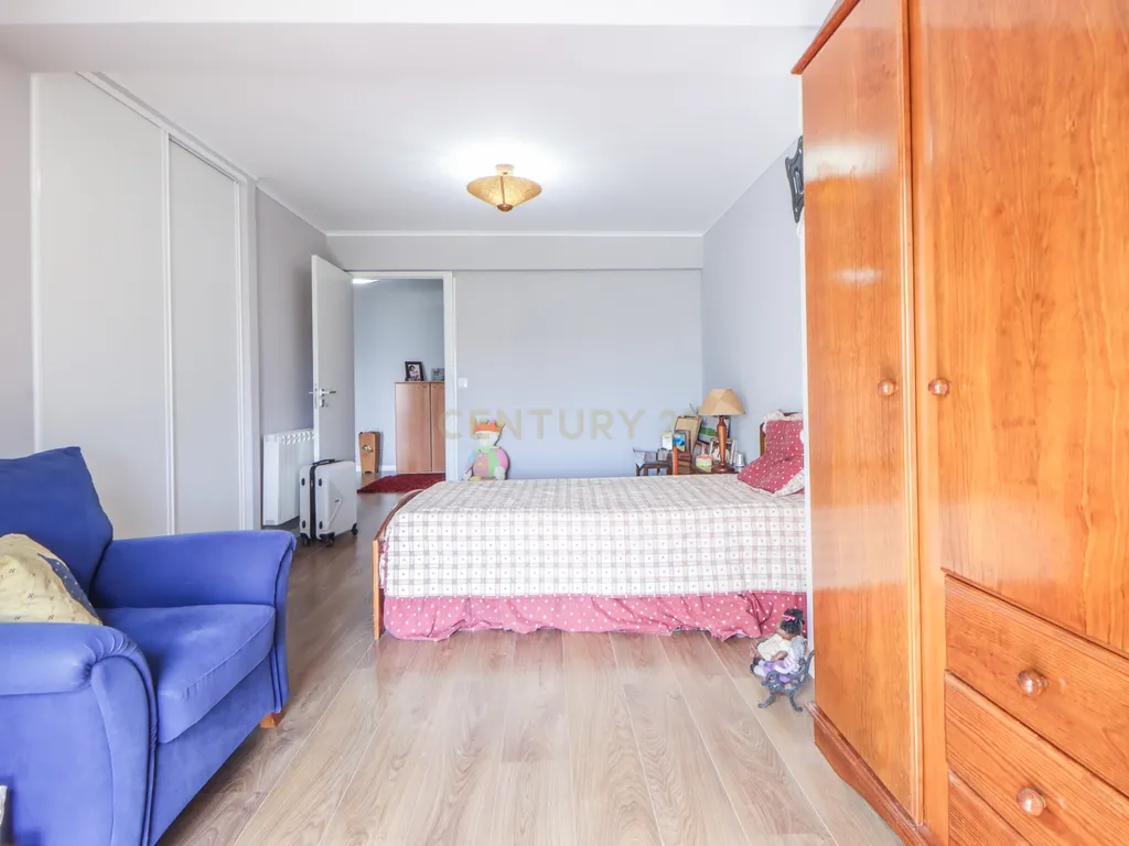 Apartamento duplex T2+2 com terraços - Image 25