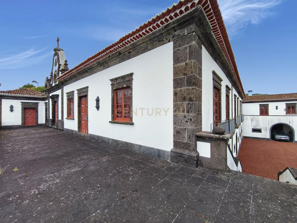 Solar Histórico com Vista Panorâmica na Lagoa - Image 5
