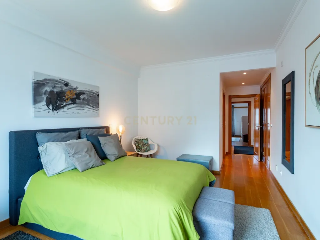 Apartamento T4 mobilado no Parque dos Príncipes - Image 18