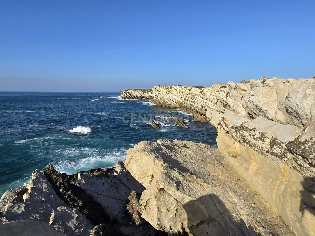 Moradia Isolada inserida em Quinta com terreno de 13000m2 em Peniche - Image 9