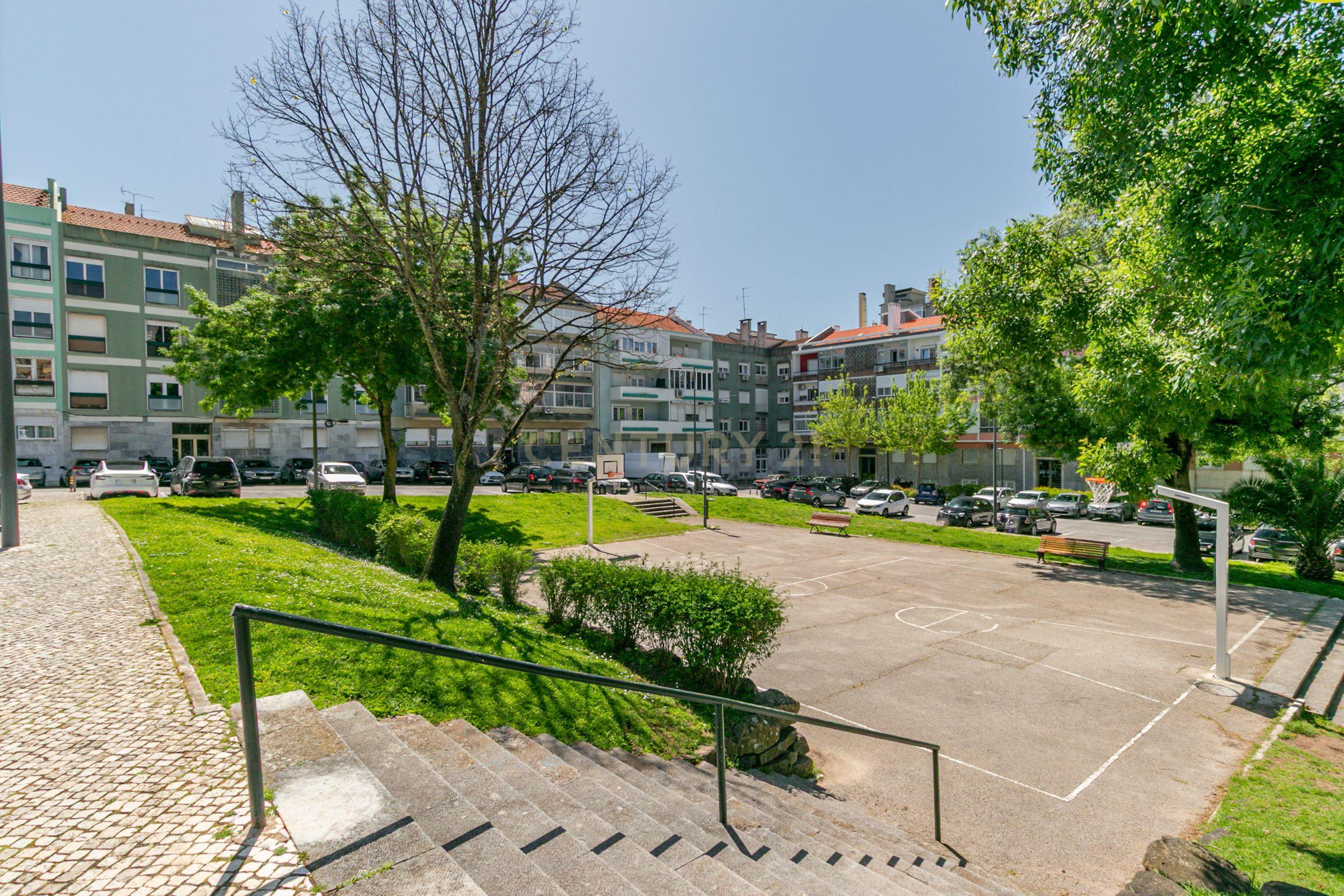 Apartamento T2 Remodelado em São Domingos de Benfica, Lisboa - Image 19