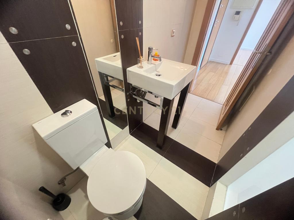 T2 com parqueamento e arrecadação - Casas do Lago Serra de Carnaxide Amadora - Image 16