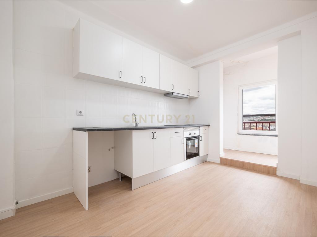 Apartamento para venda na rua de aveiro - 3 Quartos e 3 WC - Image 3