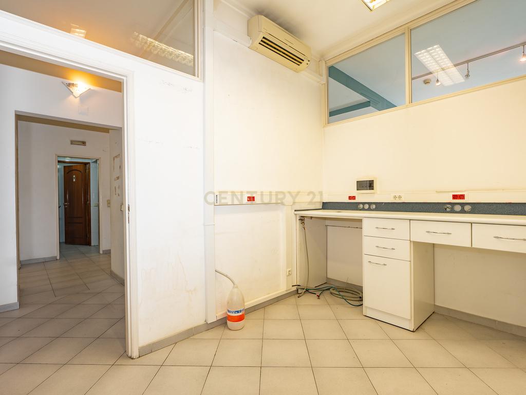 **Fantástica loja de dois pisos em Linda a Velha** - Image 28