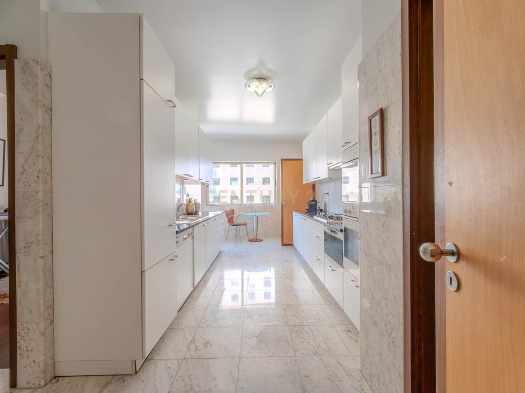 Apartamento T5 na zona do Aviz - Porto - Image 41