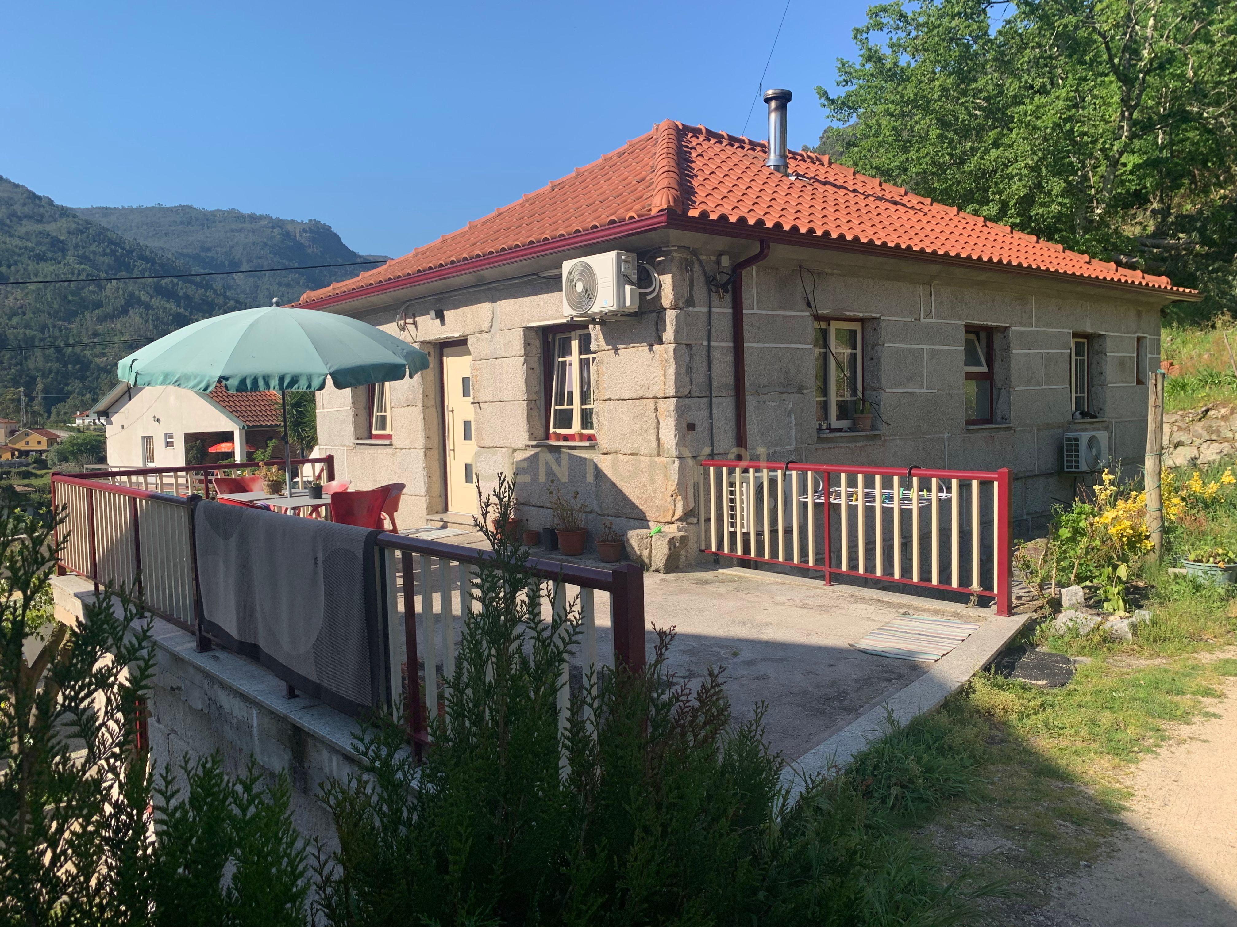  Magnífica Casa com 3 Apartamentos na Vila do Gerês  - Image 7
