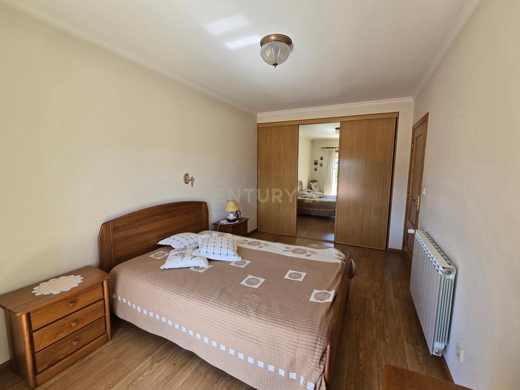 Apartamento T3 + 1 em Bragança - Image 20