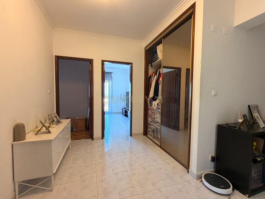 Apartamento T2 em Vialonga com Vista para o Rio - Image 9