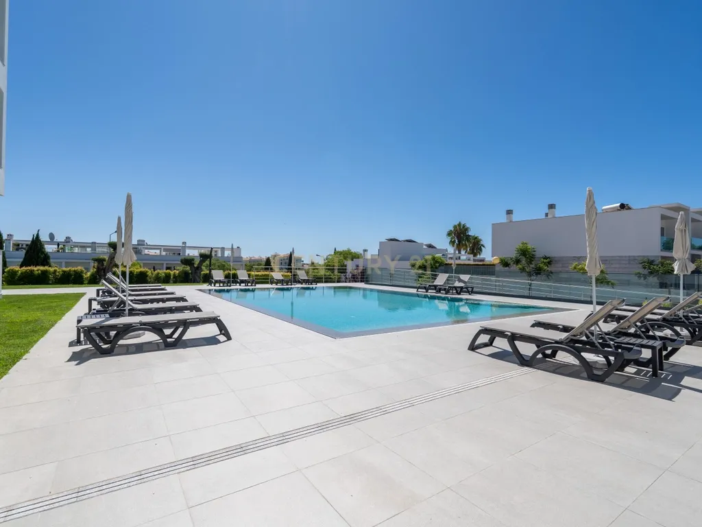Apartamento T2 Novo a Estrear, Piscina, Estacionamento Privativo, no Centro de Albufeira – Correeira - Image 19