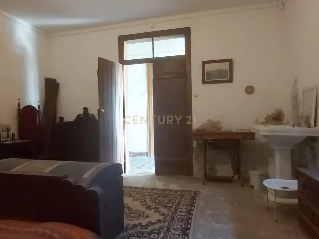 🏡 Moradia T5 para Recuperar – Baleizão (16 km de Beja) - Image 9