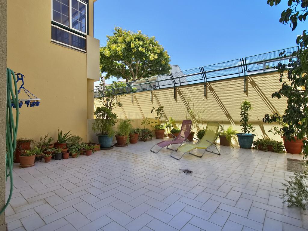 T2 Parede (Buzano) com terraço para arrendar mobilado. - Image 22