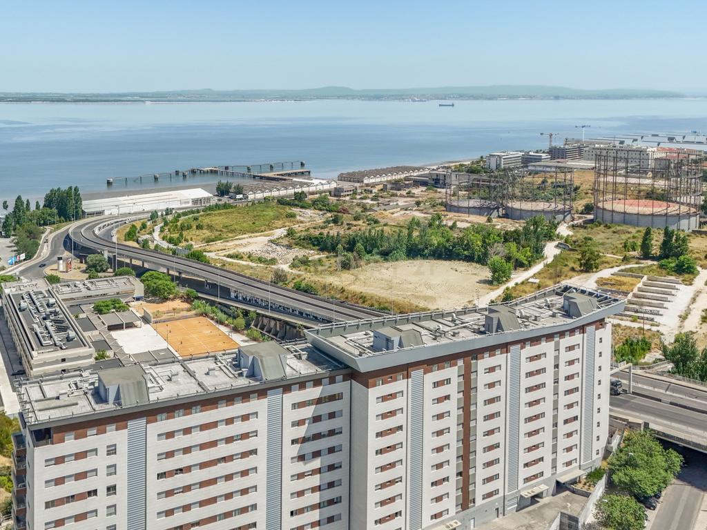 T3 com Vista Rio, Condomínio Privado com Jardim Infantil | Parque das Nações Sul - Image 37
