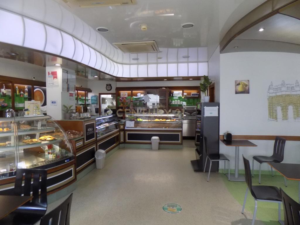 Pastelaria na zona histórica de Torres Vedras - Image 4