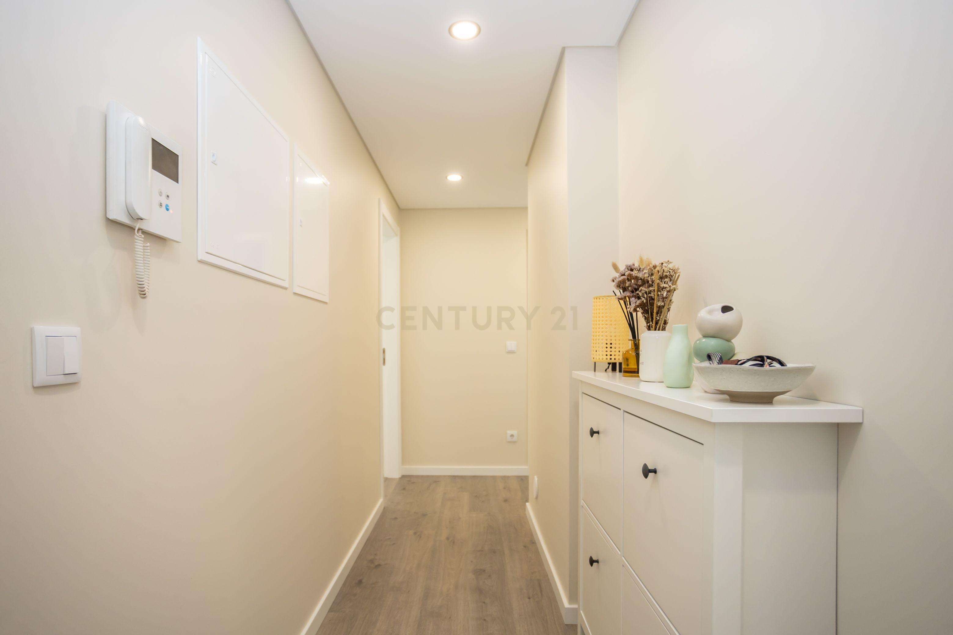Apartamento T3 Remodelado | Bairro Novo | Seixal - Image 4