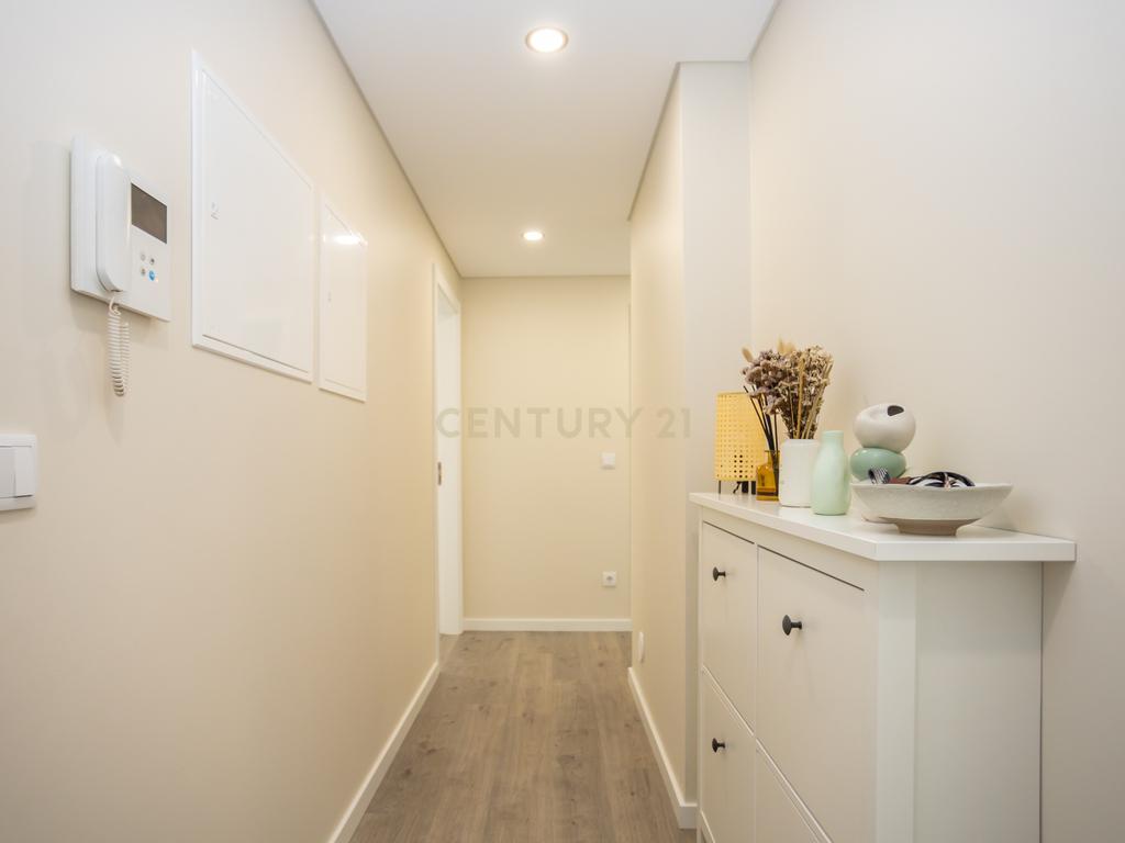 Apartamento T3 Remodelado | Bairro Novo | Seixal - Image 4