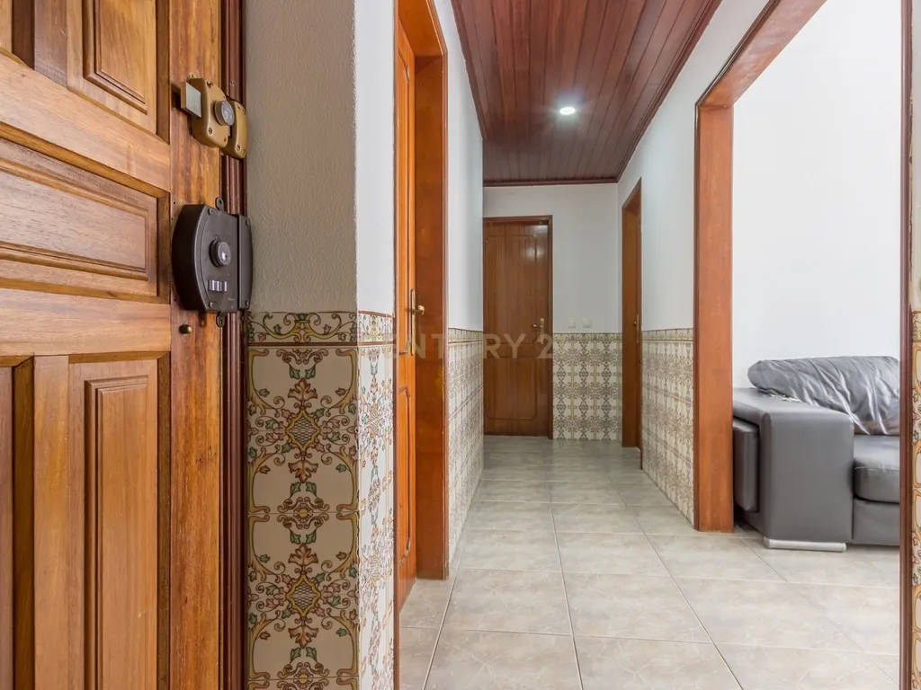 Apartamento T2, localizado na Quinta do Conde - Image 12