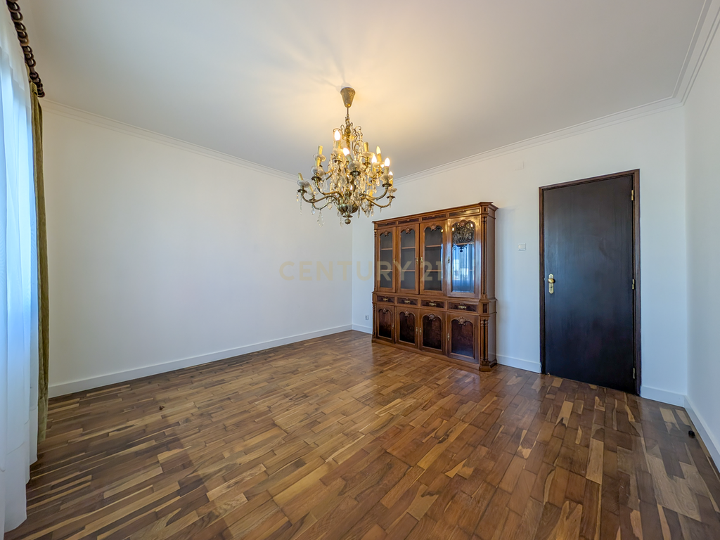 Pinhal Palmeira - Moradia Bifamiliar + Moradia T2 com Armazém em Terreno de 1.010 m² - Image 23