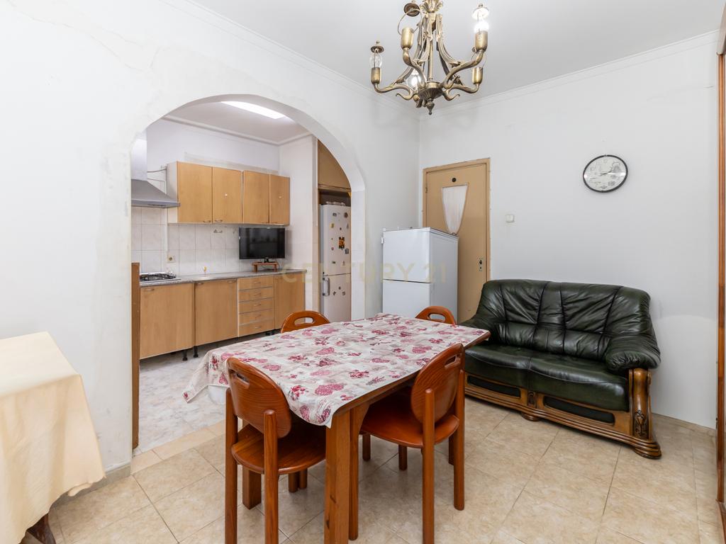 Apartamento T3 no Feijó com logradouro de 261 m2 - Image 19