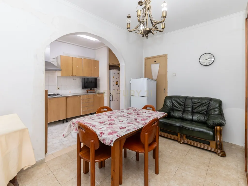 Apartamento T3 no Feijó com logradouro de 261 m2 - Image 19