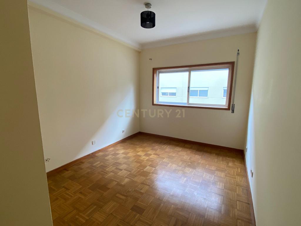 Apartamento T1 com Varanda e Garagem,  Águas Santas, Maia  - Image 4