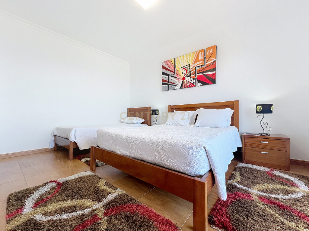 🏡 Moradia Única com Vista Mar — 3 Apartamentos | AL em Funcionamento | Feteiras, Ponta Delgada - Image 7