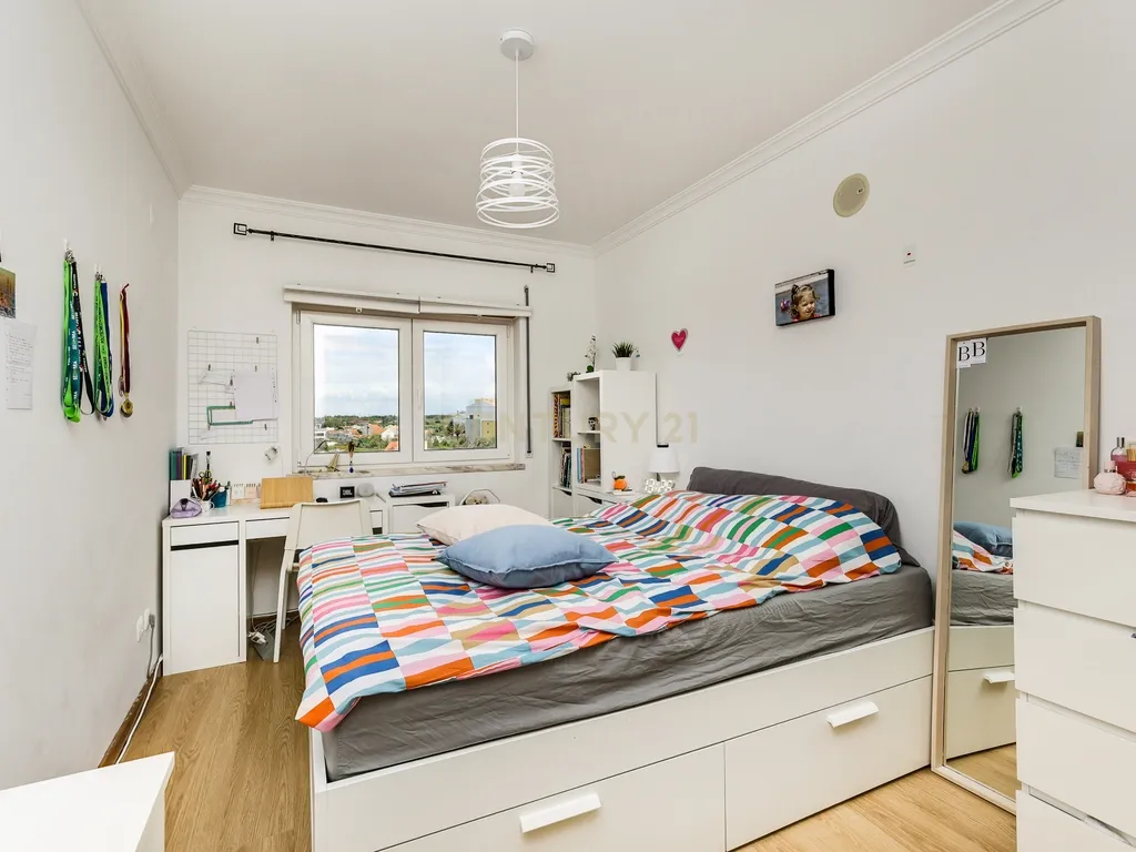 Apartamento T3 no Montijo com garagem, arrecadação e varandas - Image 18