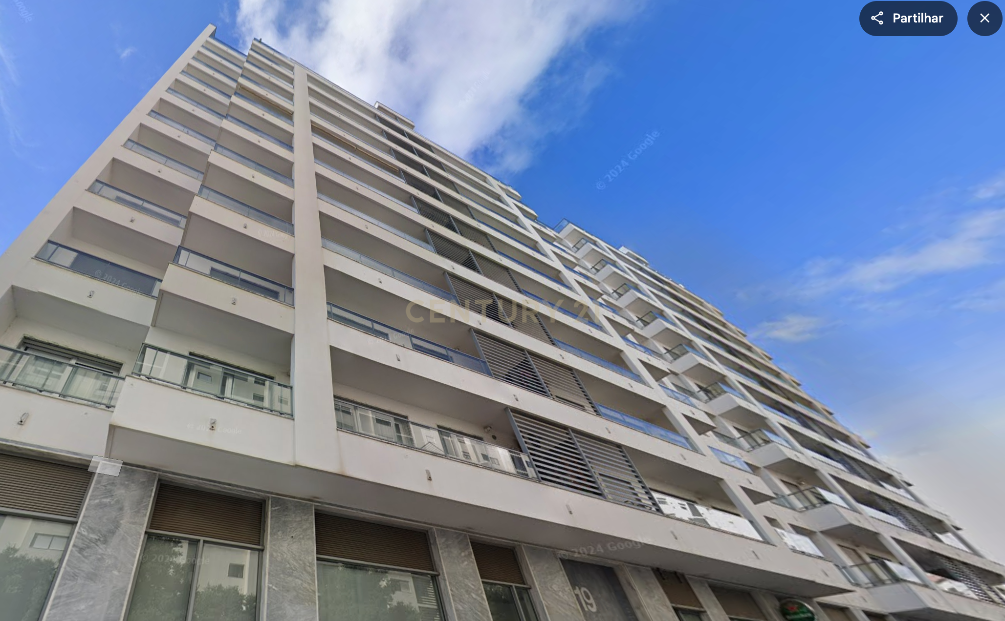 Fotografia 7 de Apartamento T2 moderno com lugar de garagem, Quinta do Património (Sacavém)