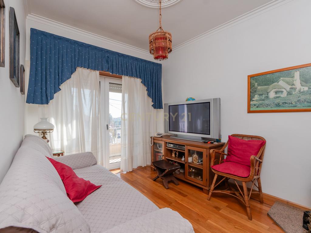 🏡 Moradia com Terreno c/ 300 m2, na Portela da Azóia - Image 16