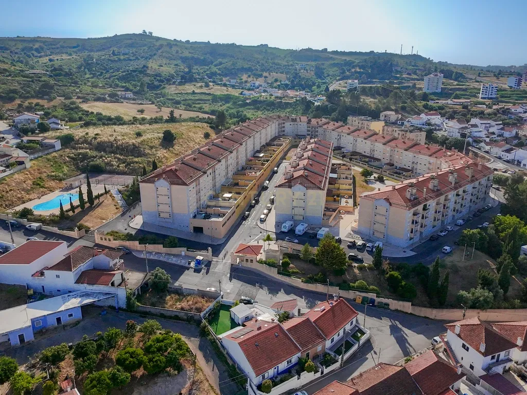 Apartamento T3 Remodelado na Horta dos Vimes - Viva com Conforto e Qualidade em Alenquer. - Image 45