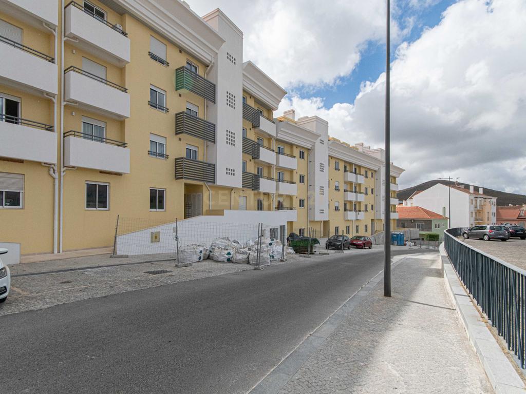 Apartamento Novo T2, com varandas, garagem e arrecadação em Mafra - Image 24