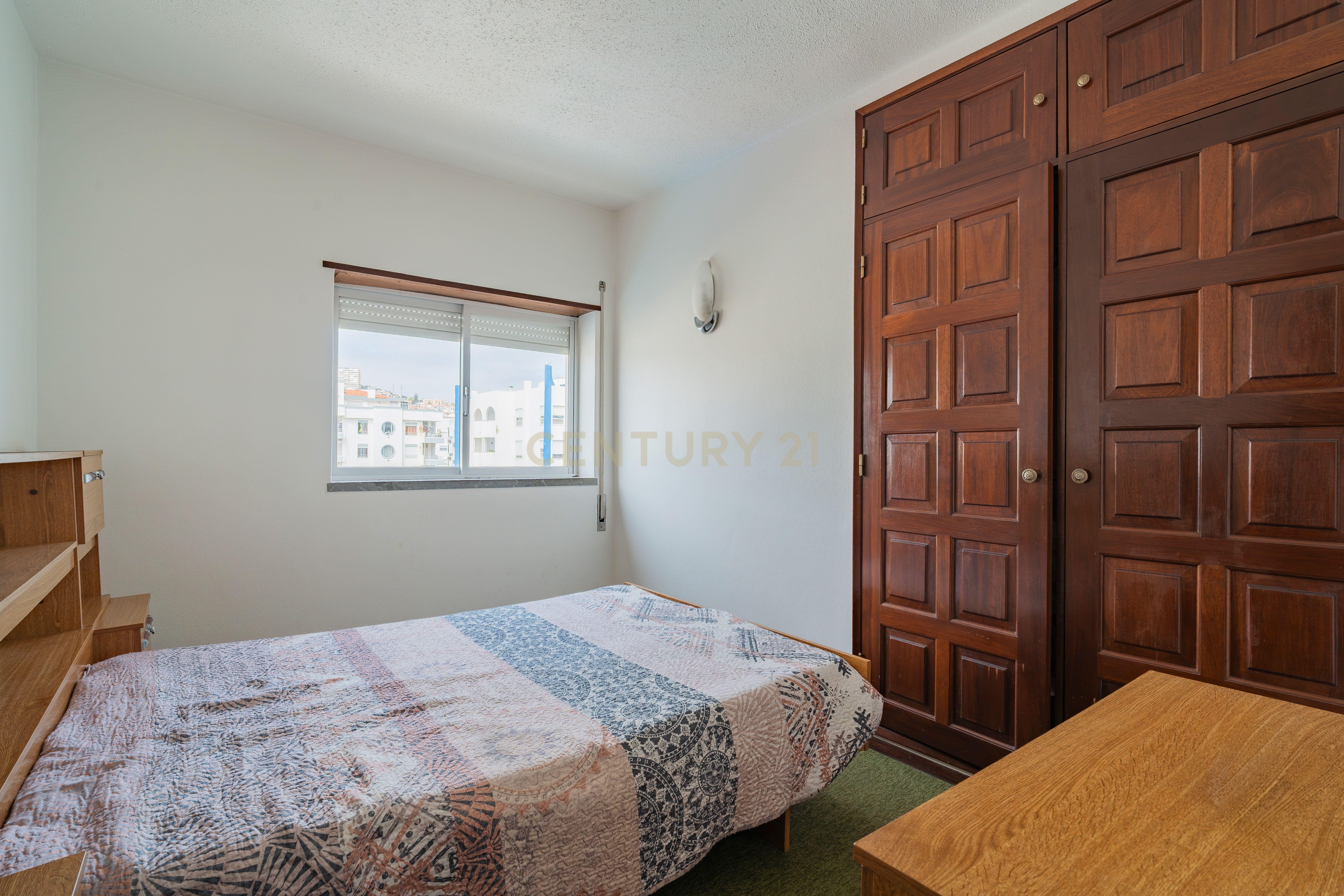 Fotografia 5 de Apartamento T2 à Venda | Nazaré | Vista Lateral para o Mar