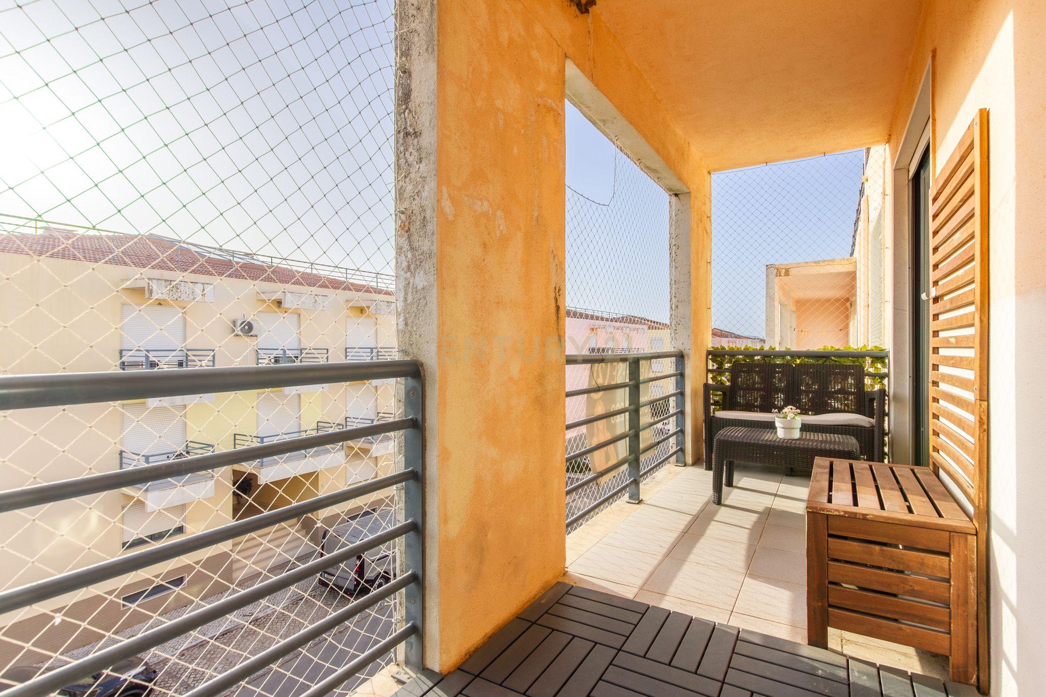 Fotografia 3 de Apartamento Quatro Assoalhadas -Com Lugar de  Parqueamento - Quinta do Anjo, Palmela