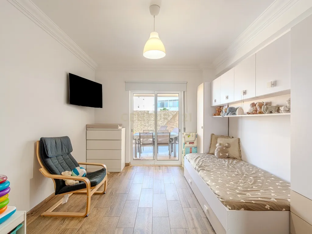 Apartamento T2 | Logradouro | Estacionamento | Olhão - Image 32