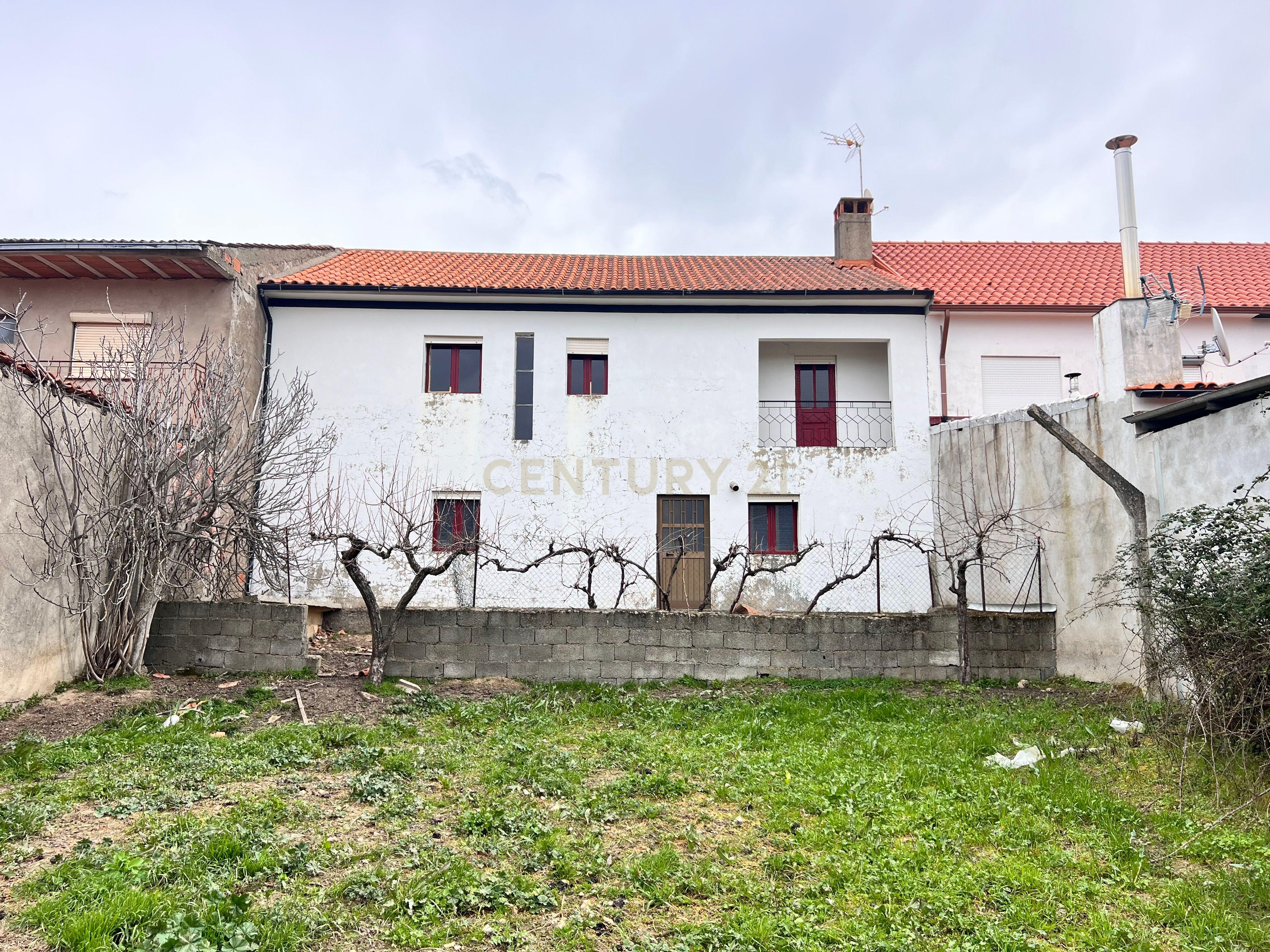 Moradia T4 com Terreno e Garagem | Algoso, Vimioso - Image 43