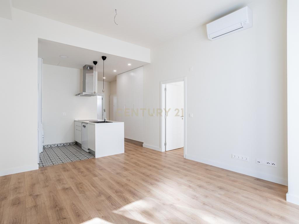 Apartamento T2 NOVO para Venda, em Campolide – Construção de Excelência com Traça Tradicional e Logradouro Privativo - Image 6