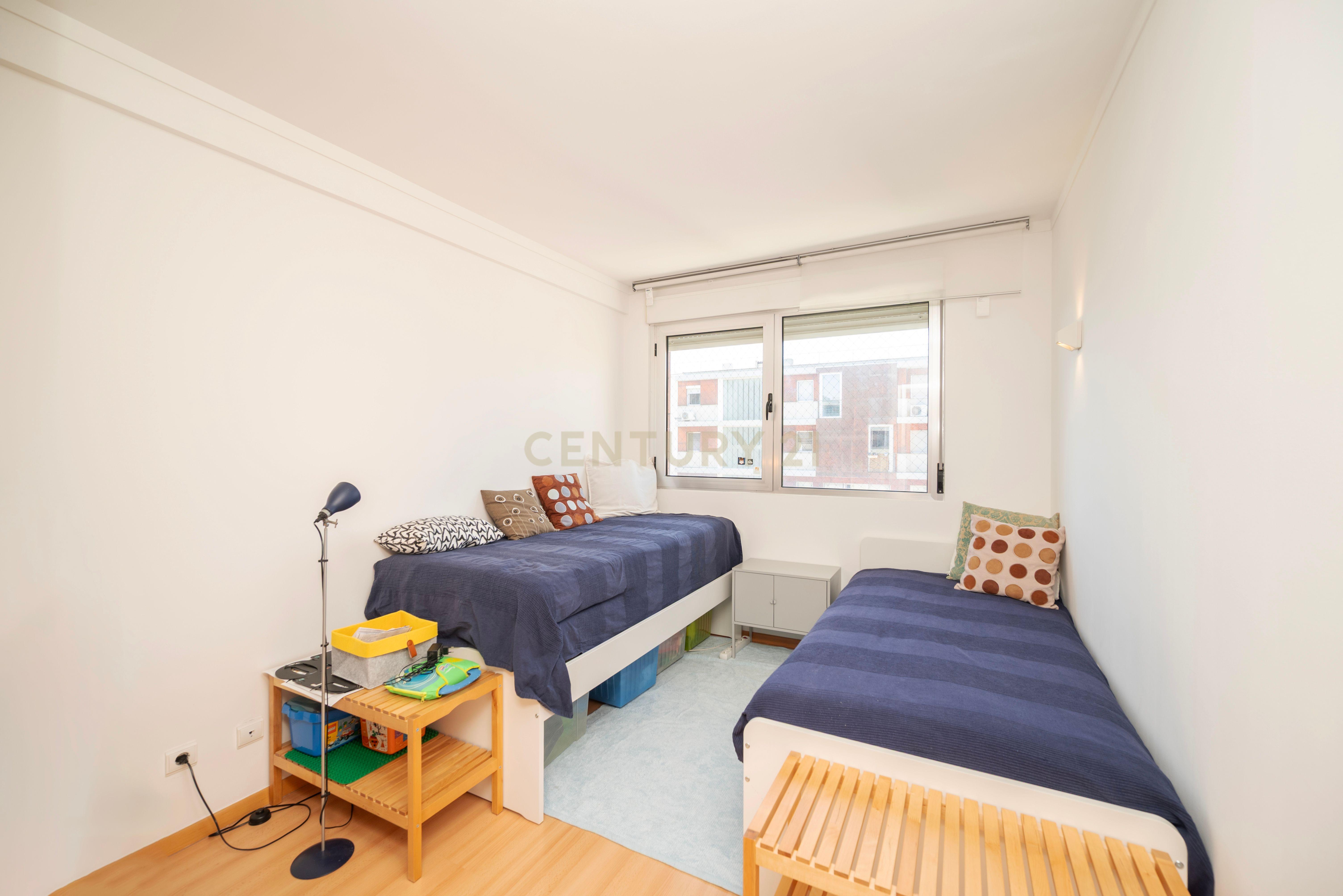 Apartamento T3 Luminoso com Vista Deslumbrante e Localização de Excelência – Parque Oeste / Quinta das Conchas - Image 13